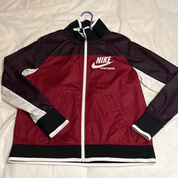 Nike Jackets & Blazers - Nike Womens wind breaker
